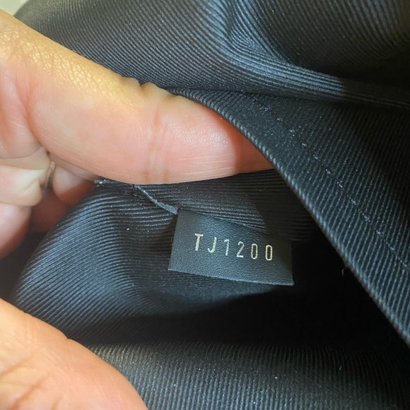 ‼️NOT for SALE‼️Louis Vuitton Discovery PM backpack 🌸 beautiful w/ receipt - Picture 8 of 16